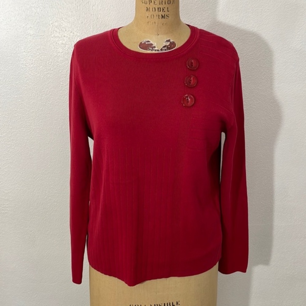 Splendor! lipstick red sweater